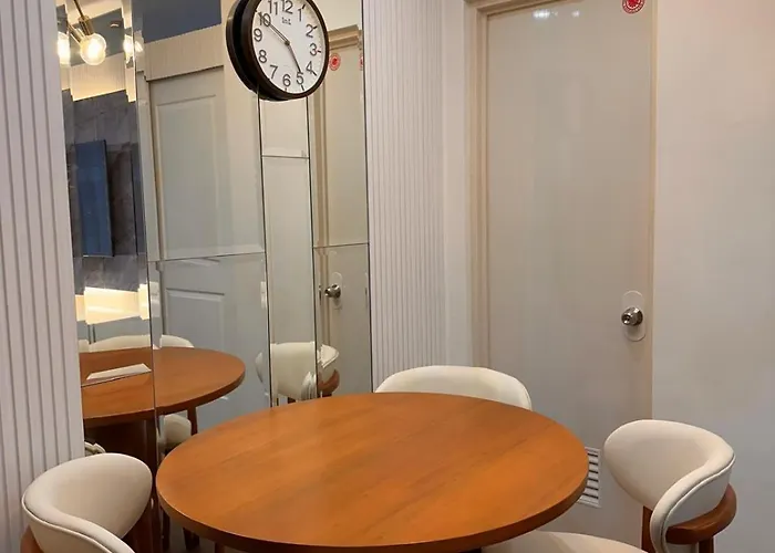 Aya's Place Two Bedrooms Near Moa * Manila