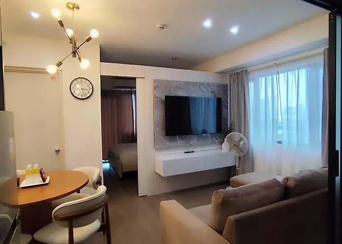 Apartment Aya's Place Two Bedrooms Near Moa Manila